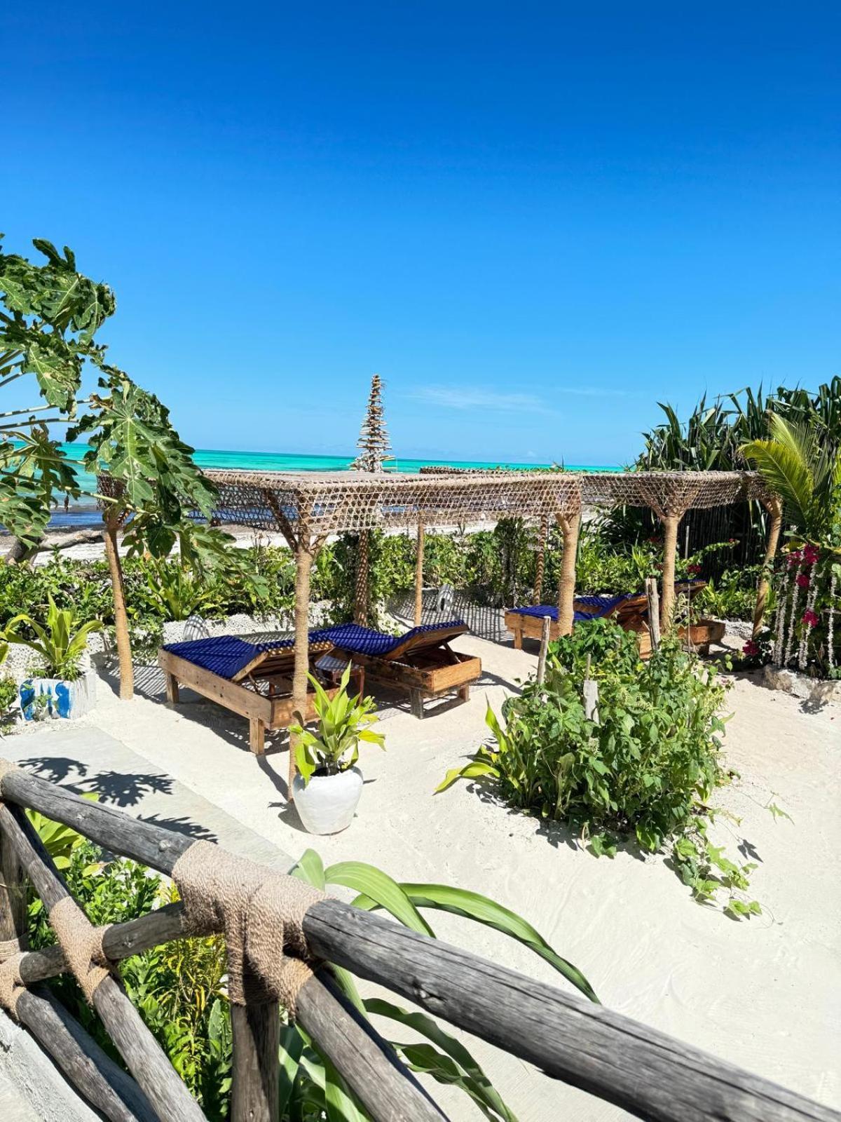 Boheme Zanzibar Bed & Breakfast จัมเบียนี ภายนอก รูปภาพ
