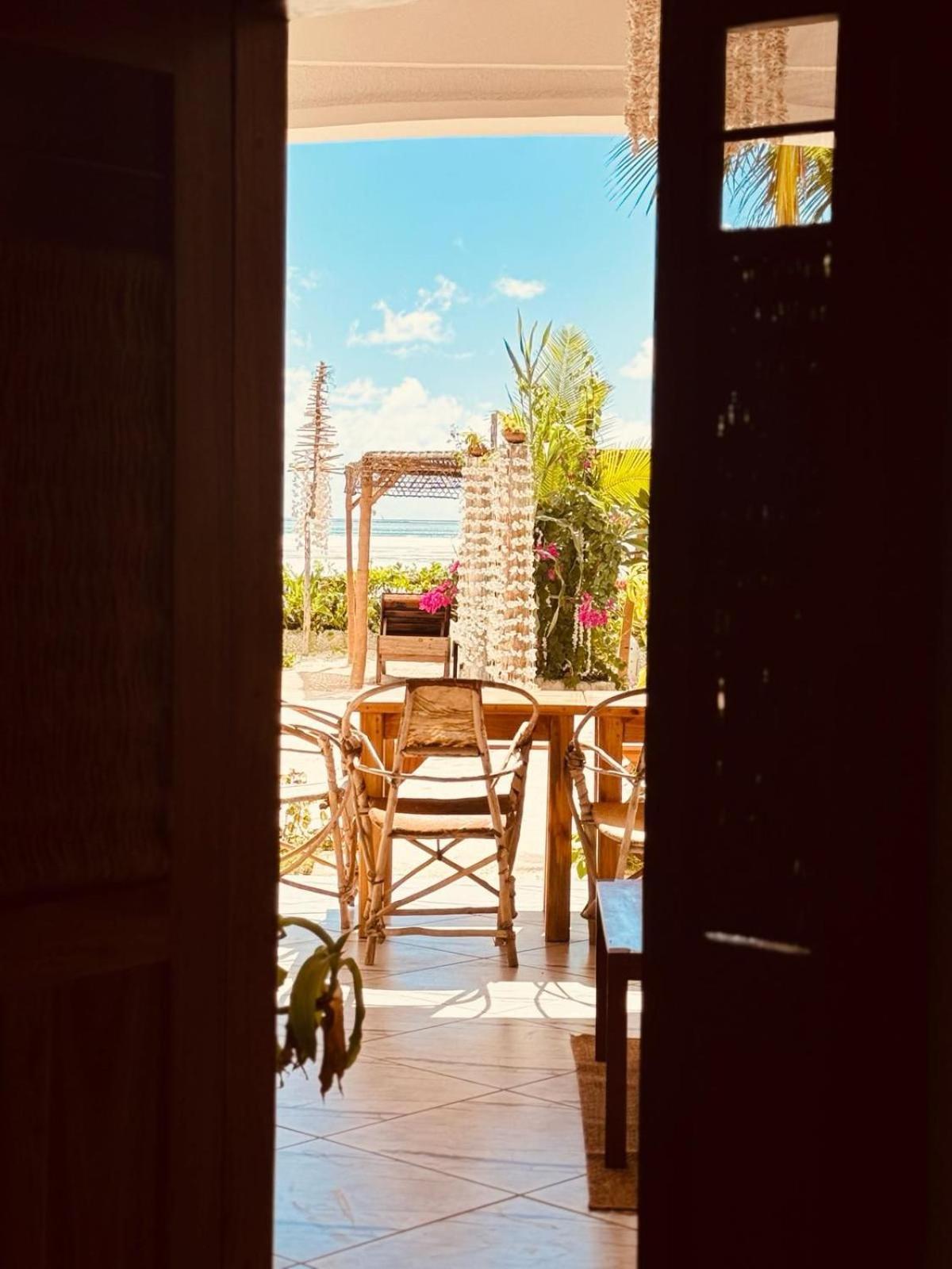 Boheme Zanzibar Bed & Breakfast จัมเบียนี ภายนอก รูปภาพ